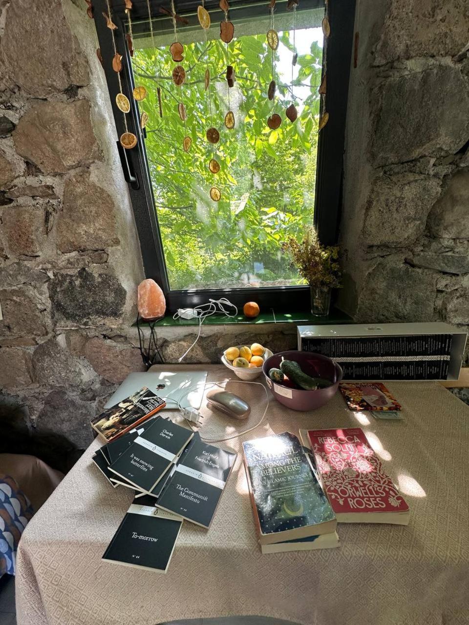 Zove Rural Cottage With Garden Views K'arashamb Eksteriør billede